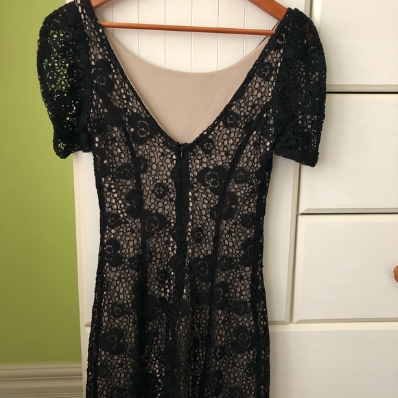 Black Lace Bodycon Dress - Picture 2 of 2